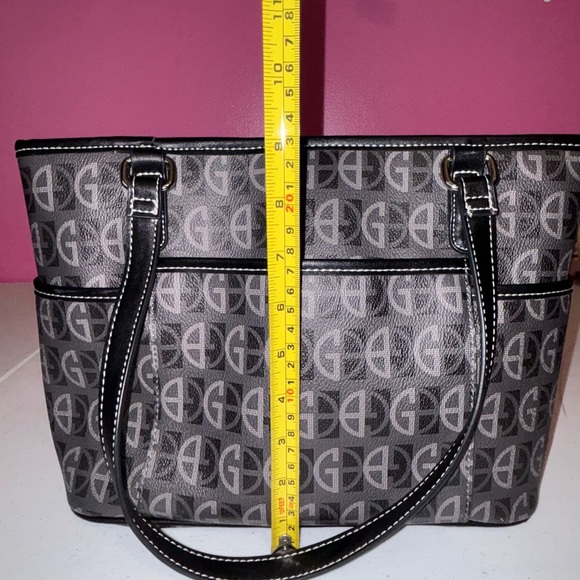 Giani Bernini Black and Gray Logo Tote - Picture 10 of 12
